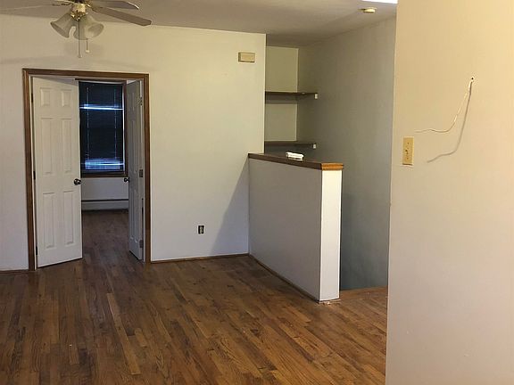 5th image of 196 Van Horne St Floor 2