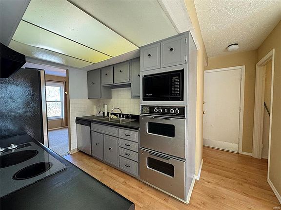 3rd image of 12944 Ferngate Ln