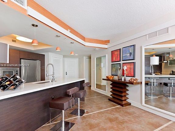 5th image of 150 Sunny Isles Blvd #1-1206