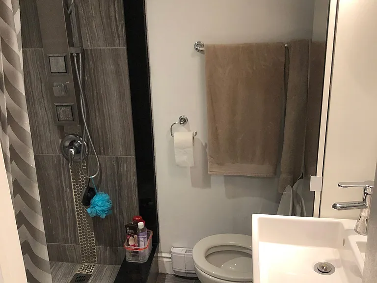 1504 Dufferin St #BASEMENT — Photo 6