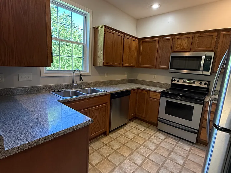 379 High Ridge Dr — Photo 5