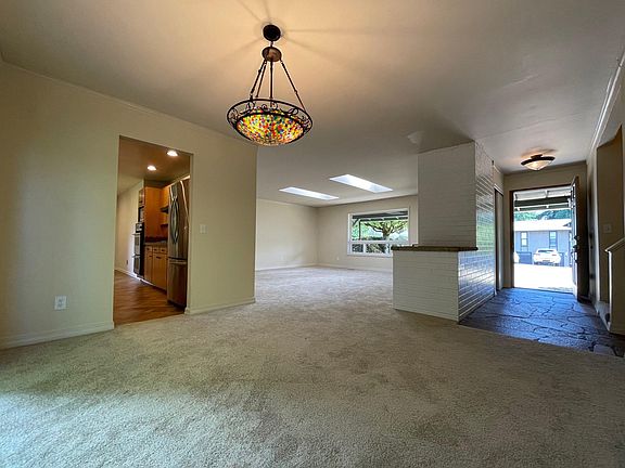 4th image of 12823 SE 45th Pl