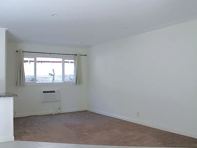 937 Hilldale Ave — Photo 15