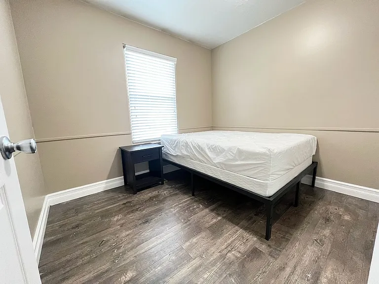 5658 S Village Way — Photo 7