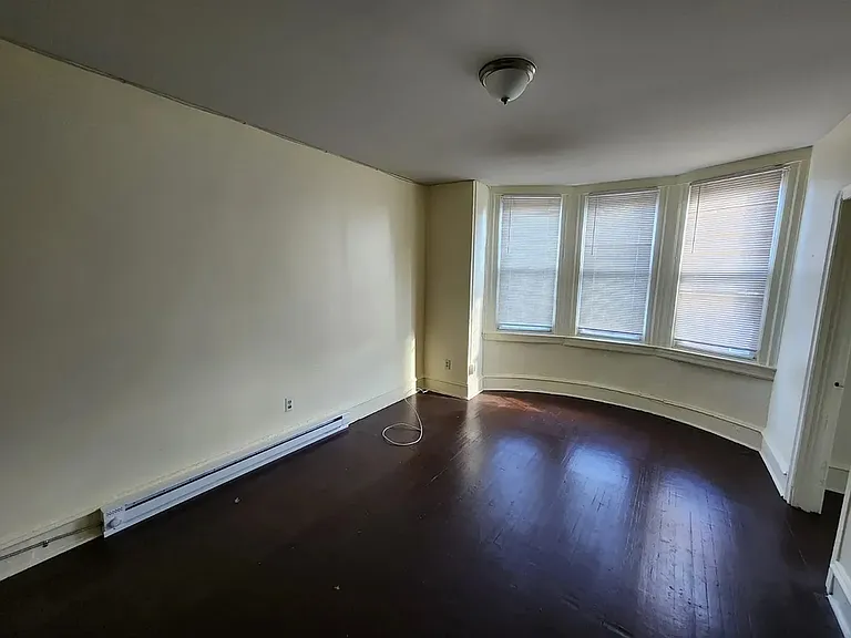 230 Cooper St — Photo 5