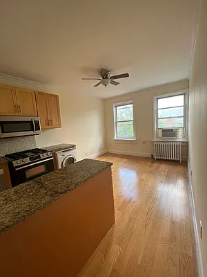 Rented by Bouklis Group | media 2