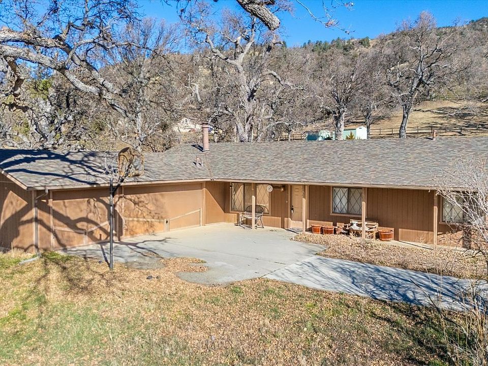 2nd image of 24221 Arroyo Ct
