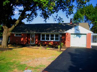 201 Longmeadow St, Mechanicsburg, PA 17055