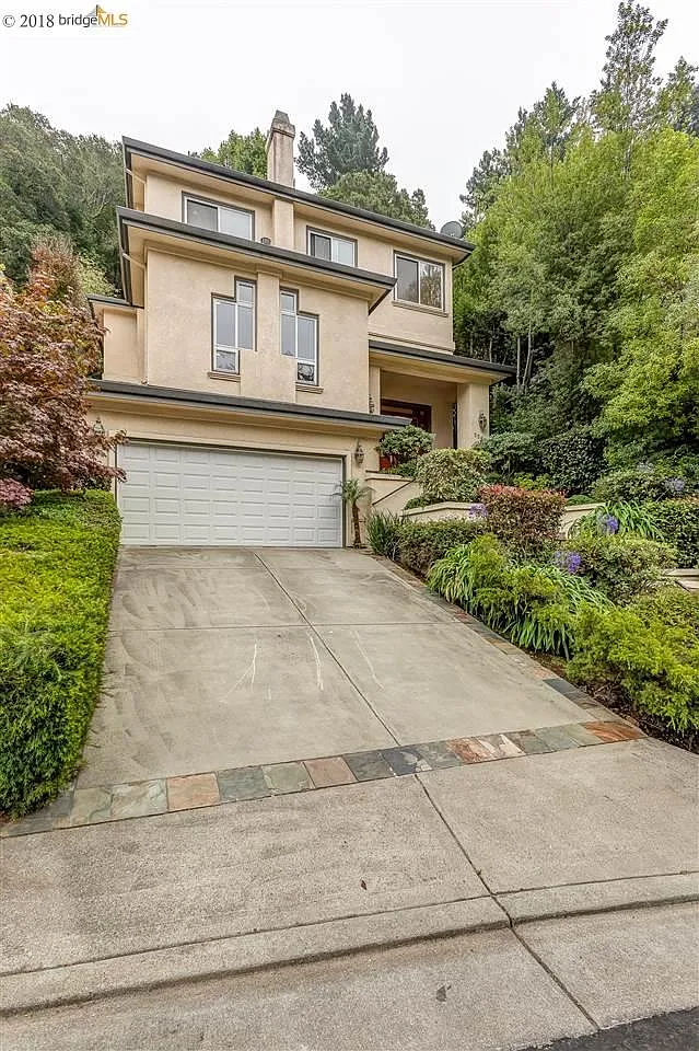 5565 Moraga Ave photo 1