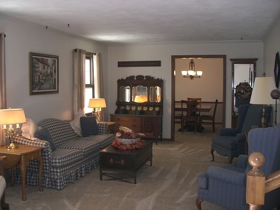 2nd image of 4716 Edgewood Hills Dr