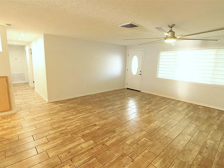 5521 Yorkshire Way — Photo 27