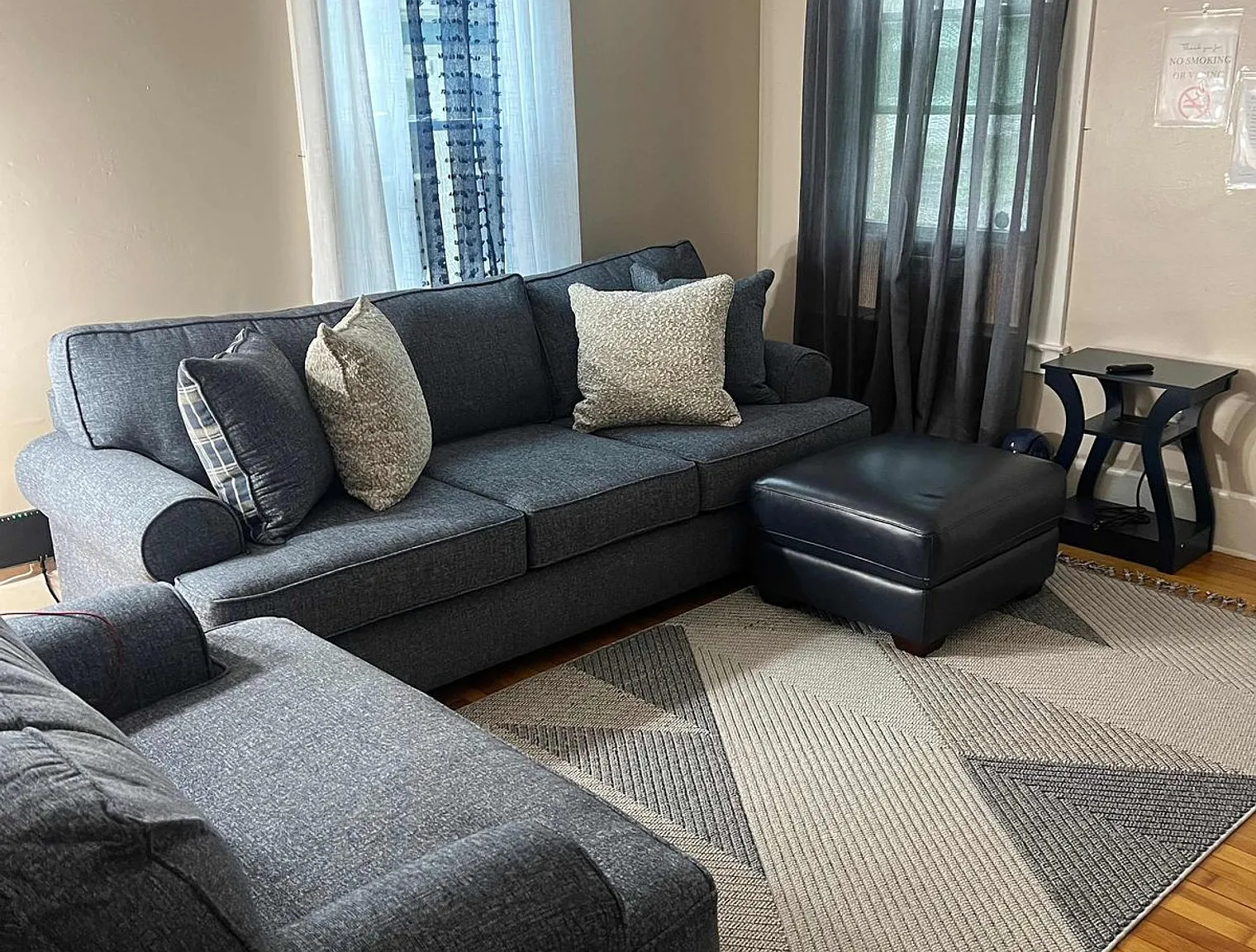 2 bed, 1.0 bath, $4,042 — Photo 1