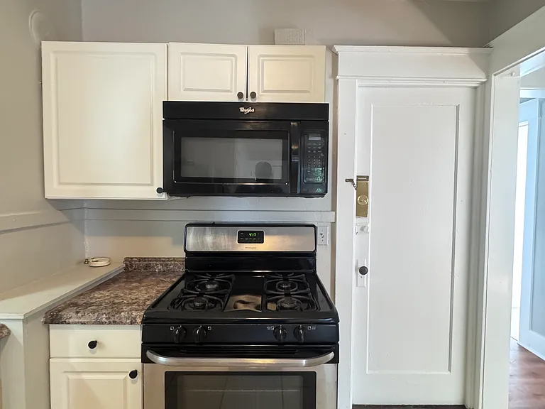 30 Custer St #1 — Photo 6