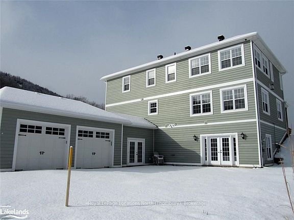 3rd image of 183 Alta Rd
