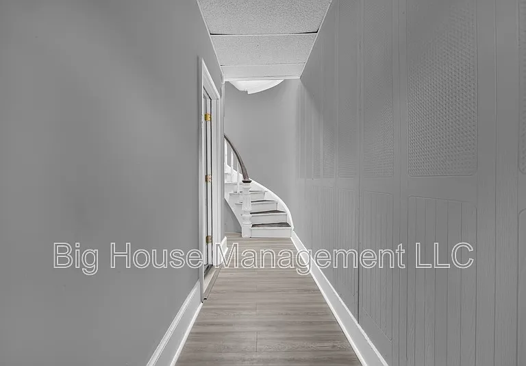 339 E 25th St #1 — Photo 27