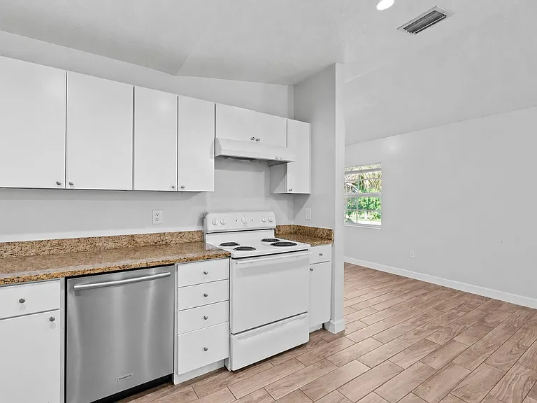 56 W 12th St #C — Photo 10