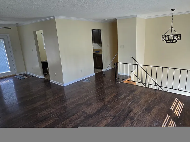 10005 Bluegrass Rd — Photo 3