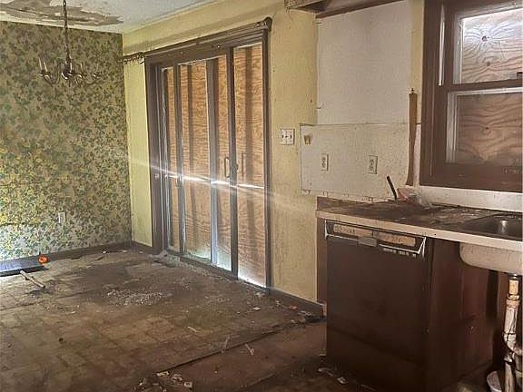 5th image of 199 Highland Rd