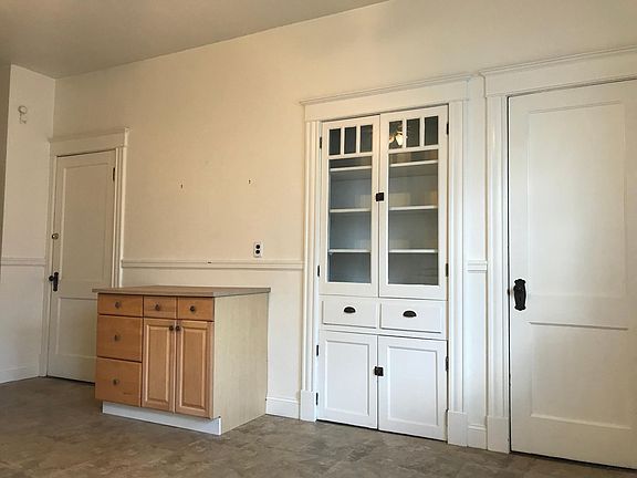 China Cabinet / Bar