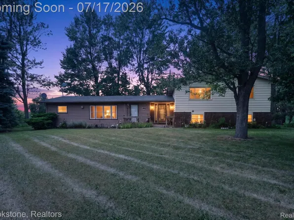 22025 Lakefield Rd, Saint Charles, MI 48637