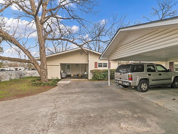 5th image of 200 Forrest St