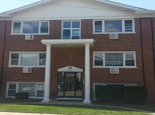 10137 Hartford Ct APT 2D, Schiller Park, IL 60176
