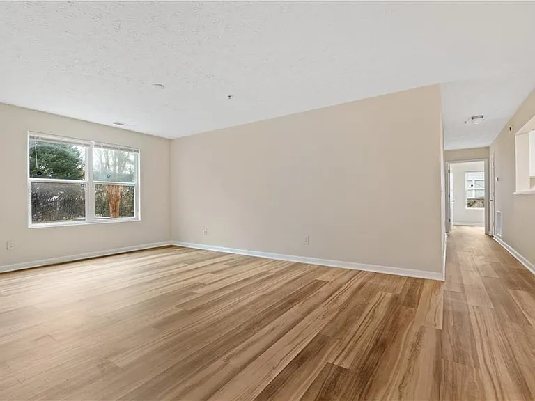 6104 Waldrop Pl — Photo 4