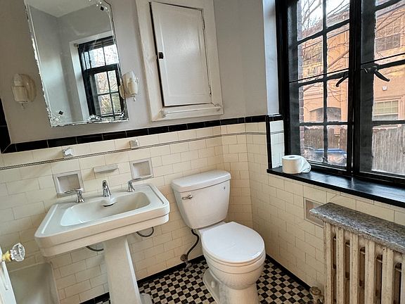 4th image of 1212 Delaware Ave APT A4