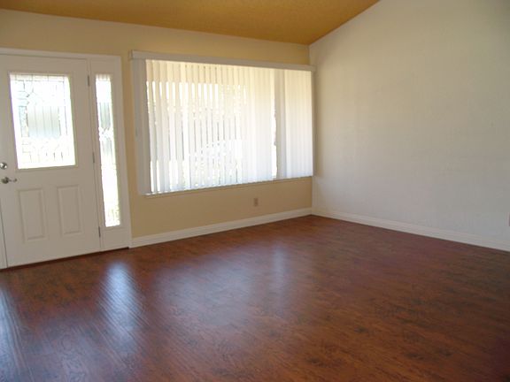 Entry room, perfect for a library or living room