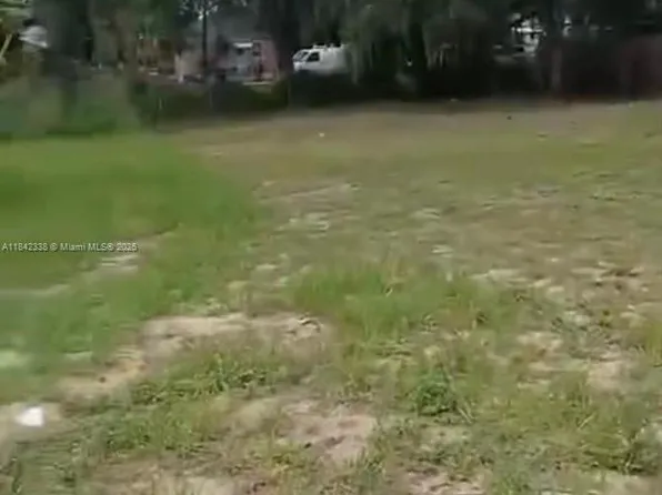 2106 Steiner Ave, Sebring, FL 33870