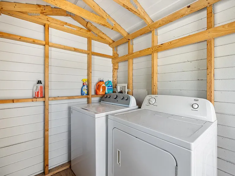 202 Pine Rd — Photo 15