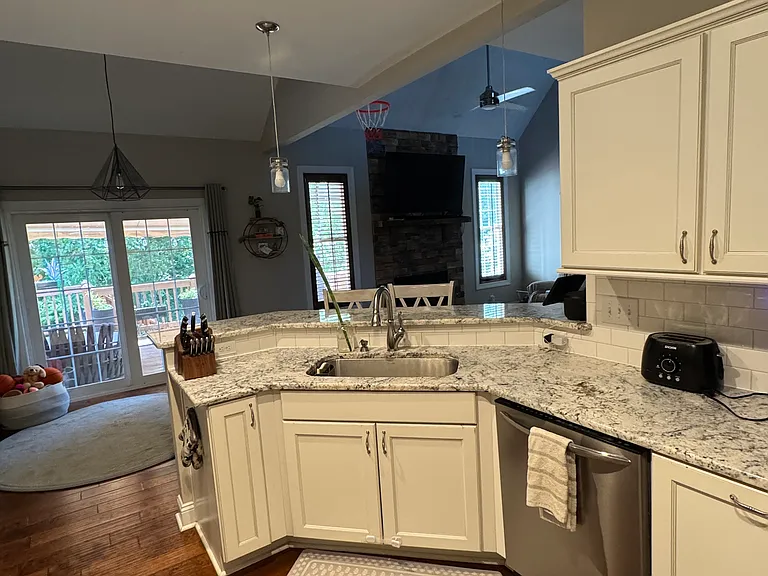 1245 Helmsdale Dr — Photo 8