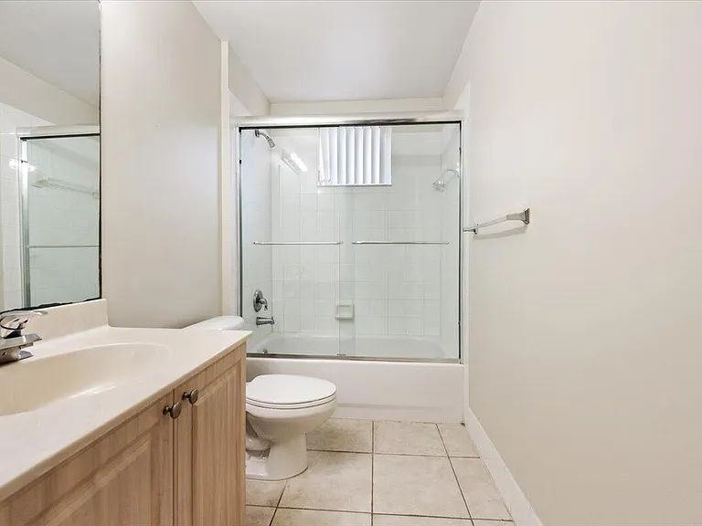 2060 Greenview Shores Blvd #308 — Photo 20