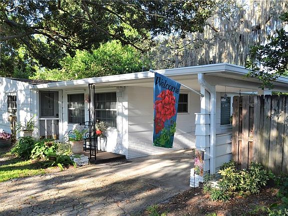 4th image of 893 Brookwood Ct S