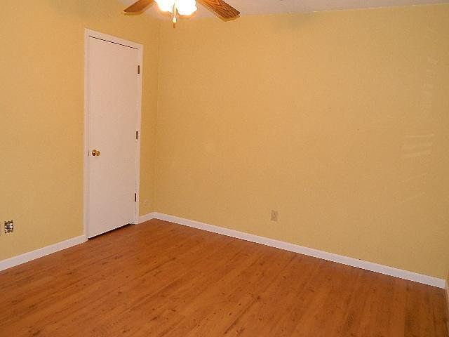 2nd image of 517 Little League Dr