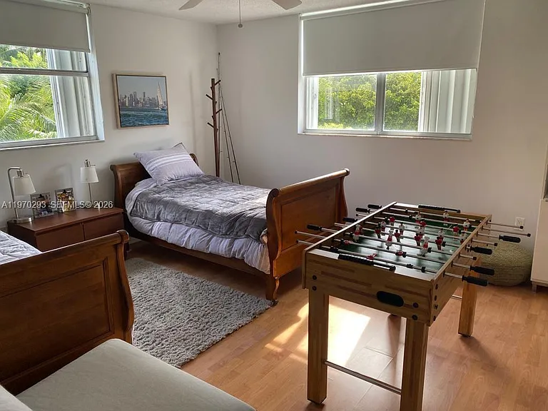 210 Sea View Dr — Photo 8