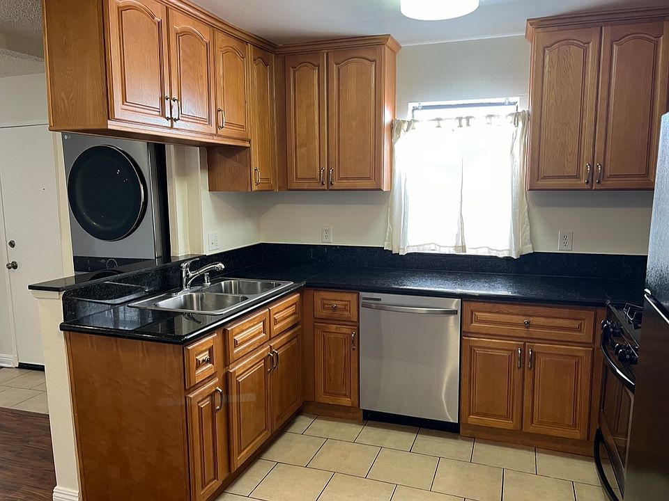 1st image of 1244 Stanley Ave #2B