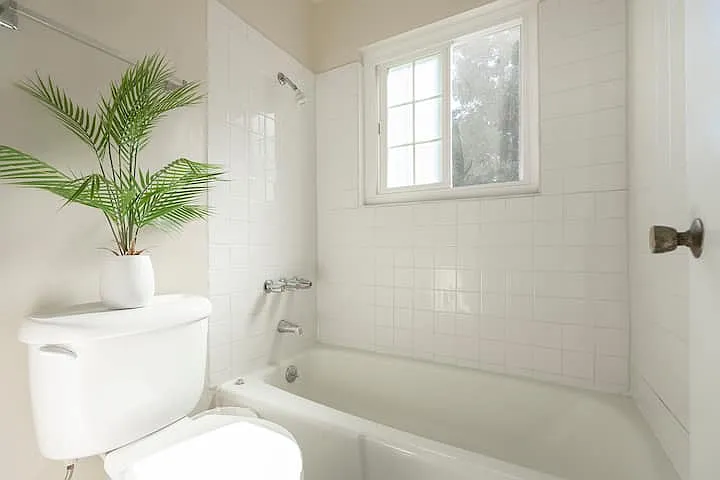 Pacific Garden Apartments — Photo 5
