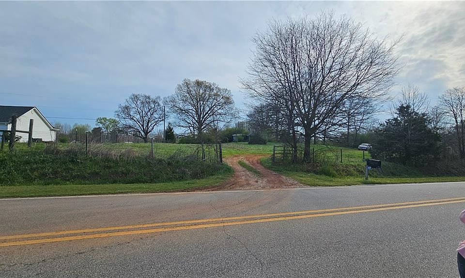1st image of 749 Chambers Rd #2