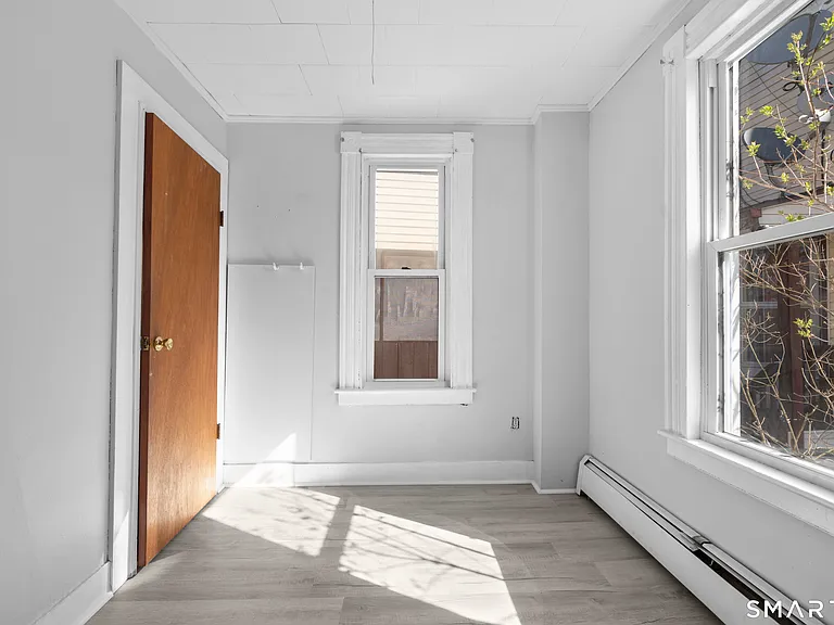 48 Anderson St — Photo 12