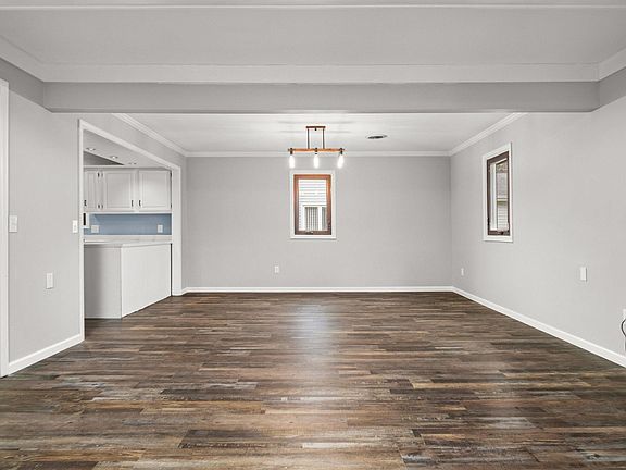 5th image of 1121 Pinehurst Dr