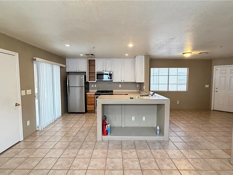 2928 Sapphire Sands Ct — Photo 9