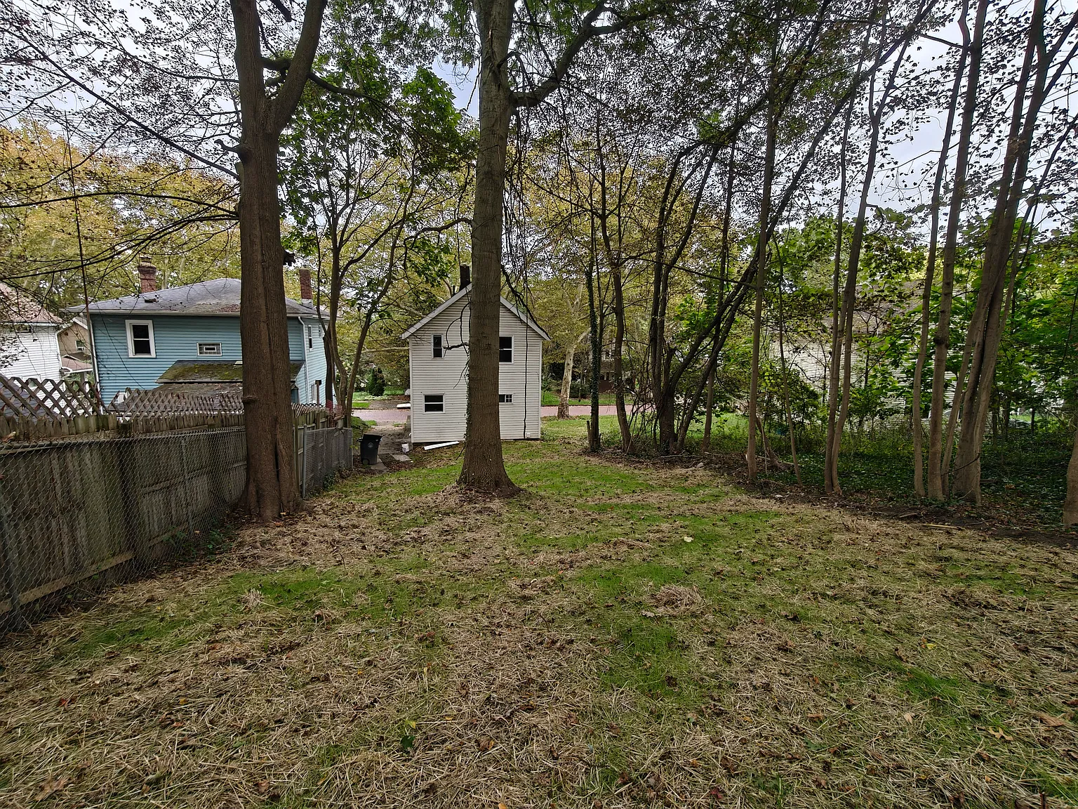 4 bed, 1.5 bath, 1040 sqft, $1,275 — Photo 3
