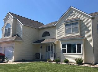 112 Arborgate Dr, Mattoon, IL 61938