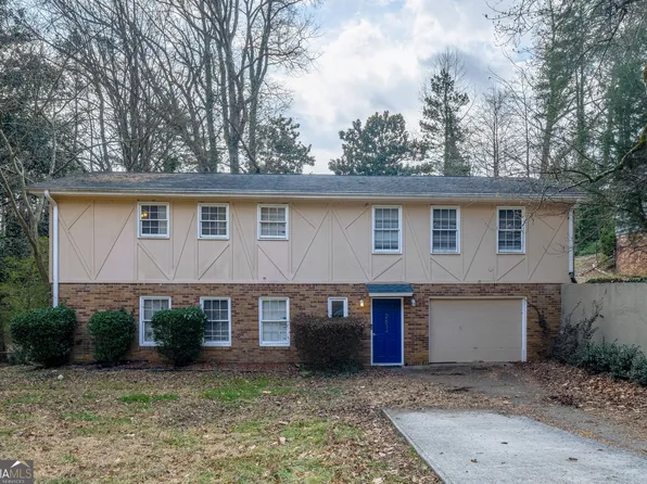 2634 Arrowood Dr, East Pt, GA 30344