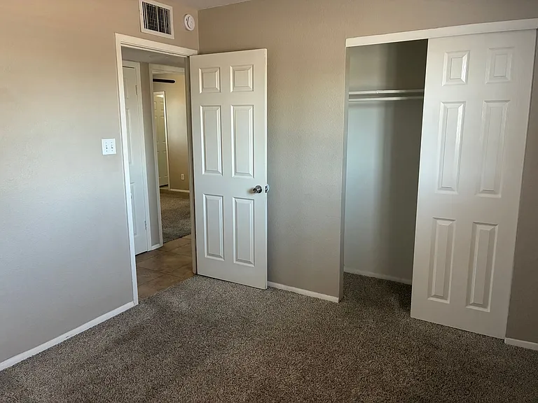 3426 E Hillery Dr — Photo 17