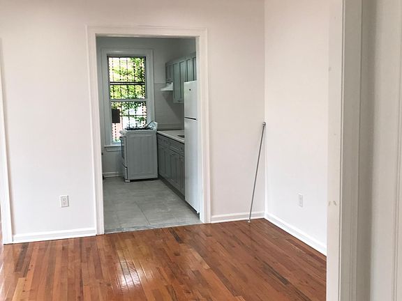 2nd image of 700 E 226th St #2R