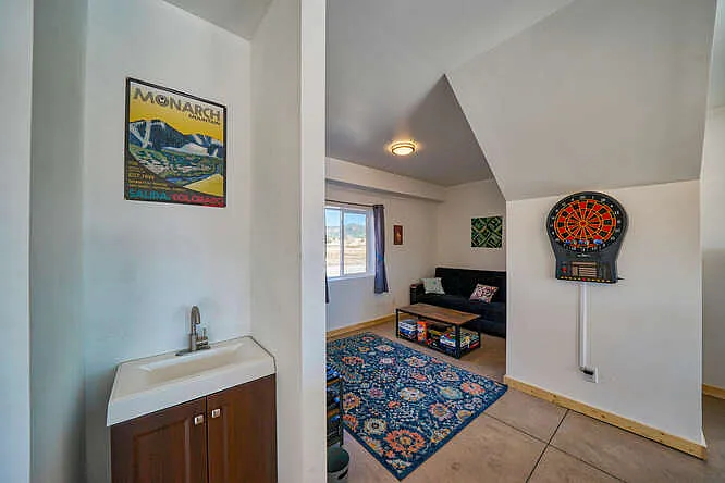 4 bed, 3921 sqft, $3,200 — Photo 3
