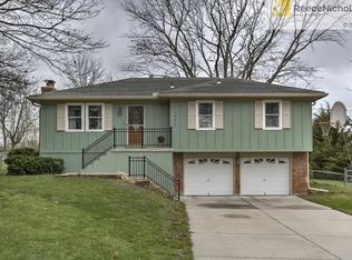 24411 W 85th Ter, Lenexa, KS 66227