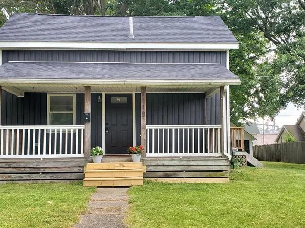 1118 6th Ave, Lake Odessa, MI 48849